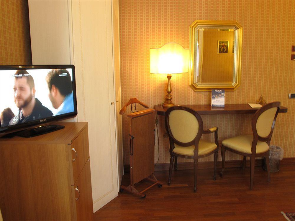C-Hotels De Rose Palace Firenze Bagian luar foto