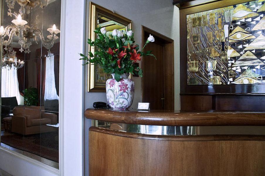C-Hotels De Rose Palace Firenze Bagian luar foto