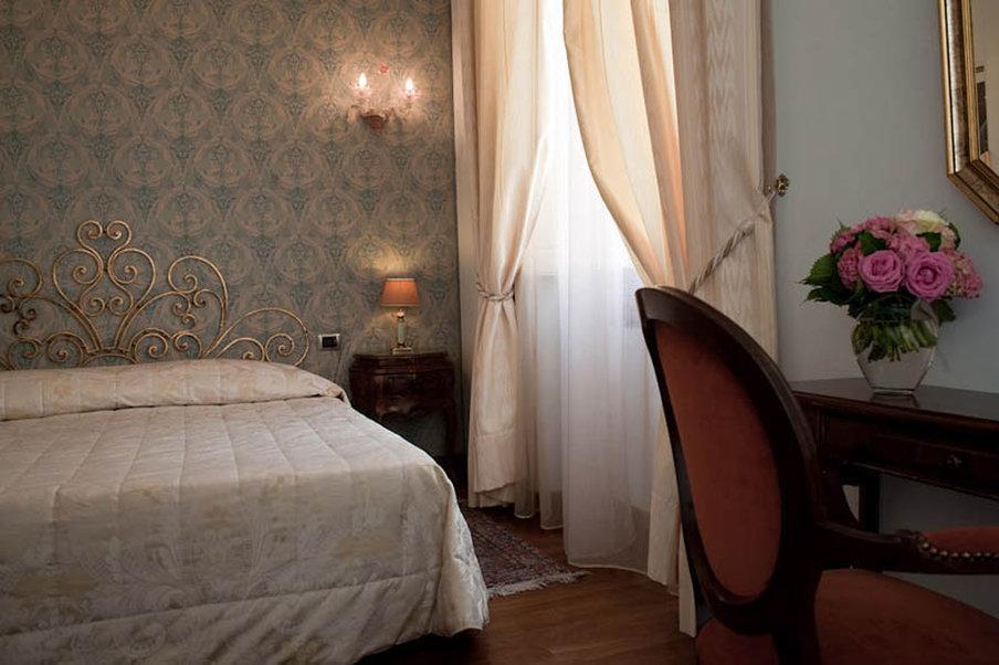 C-Hotels De Rose Palace Firenze Bagian luar foto