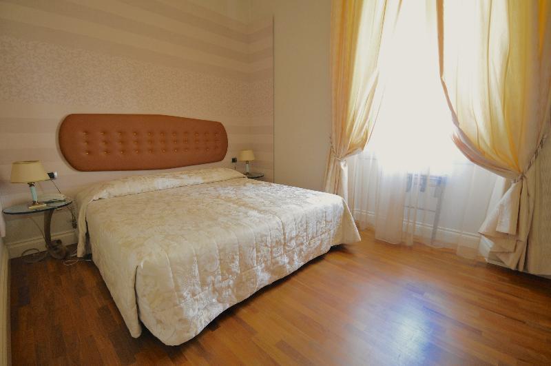 C-Hotels De Rose Palace Firenze Bagian luar foto
