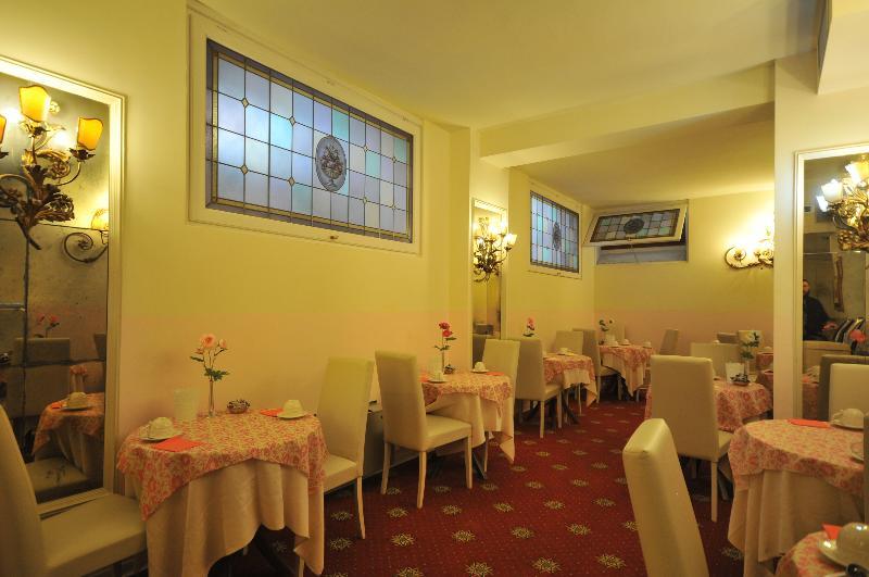 C-Hotels De Rose Palace Firenze Bagian luar foto