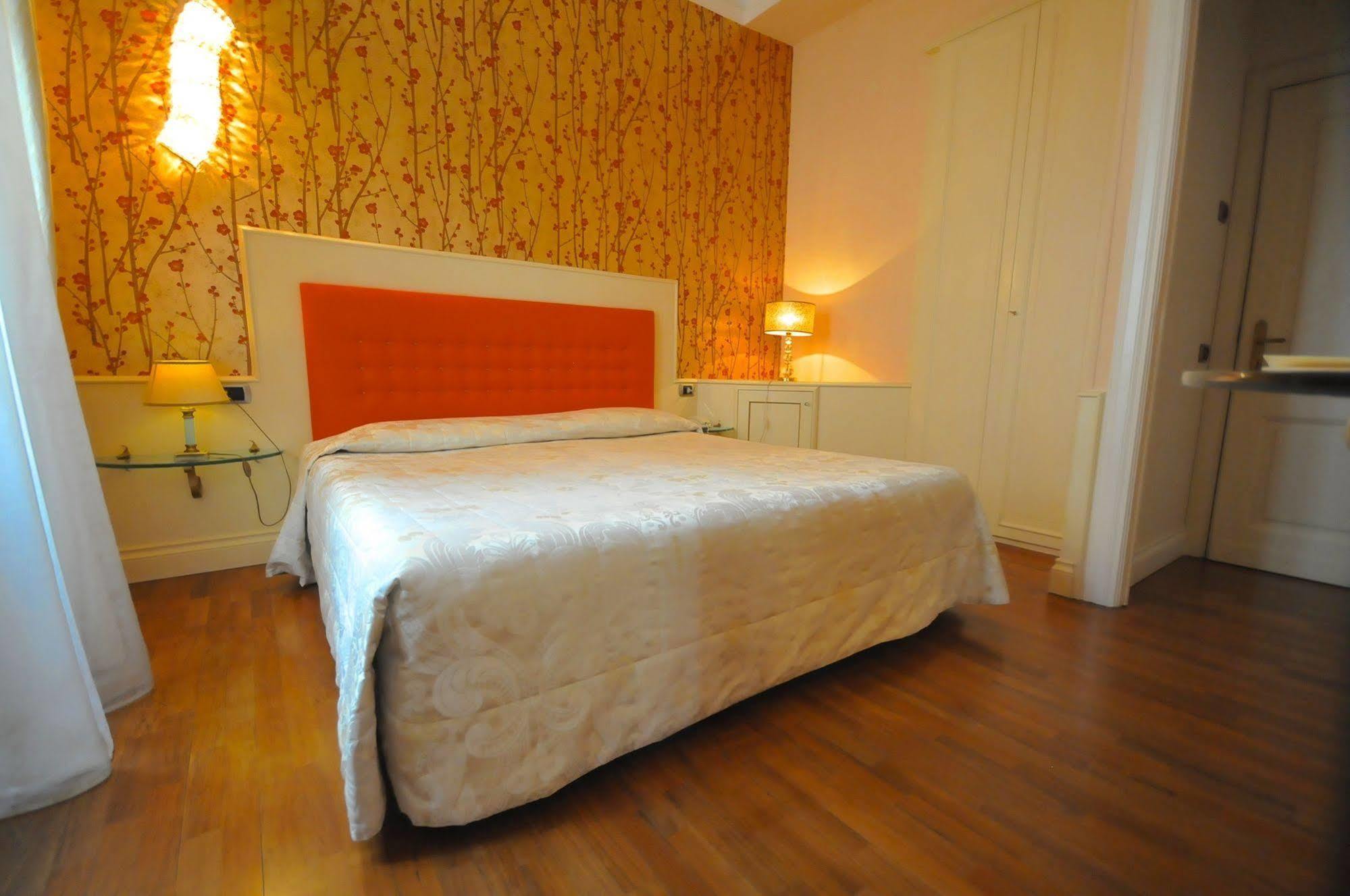 C-Hotels De Rose Palace Firenze Bagian luar foto