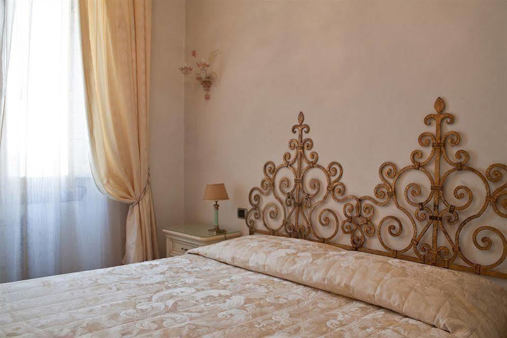 C-Hotels De Rose Palace Firenze Bagian luar foto