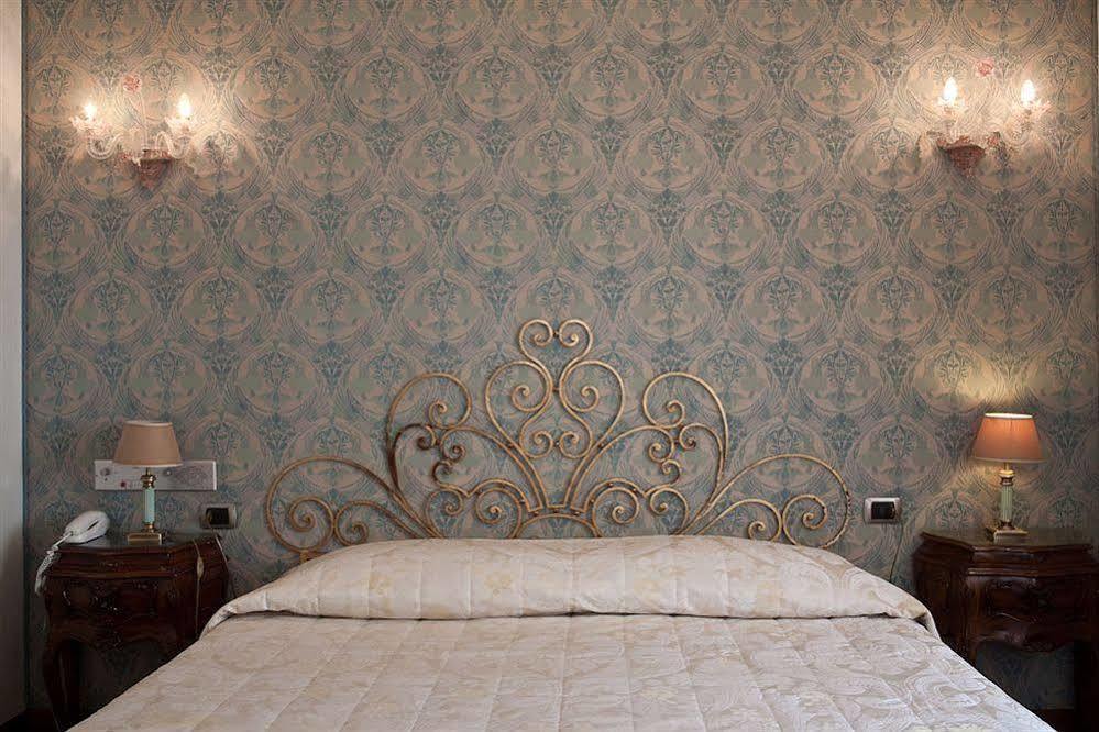 C-Hotels De Rose Palace Firenze Bagian luar foto