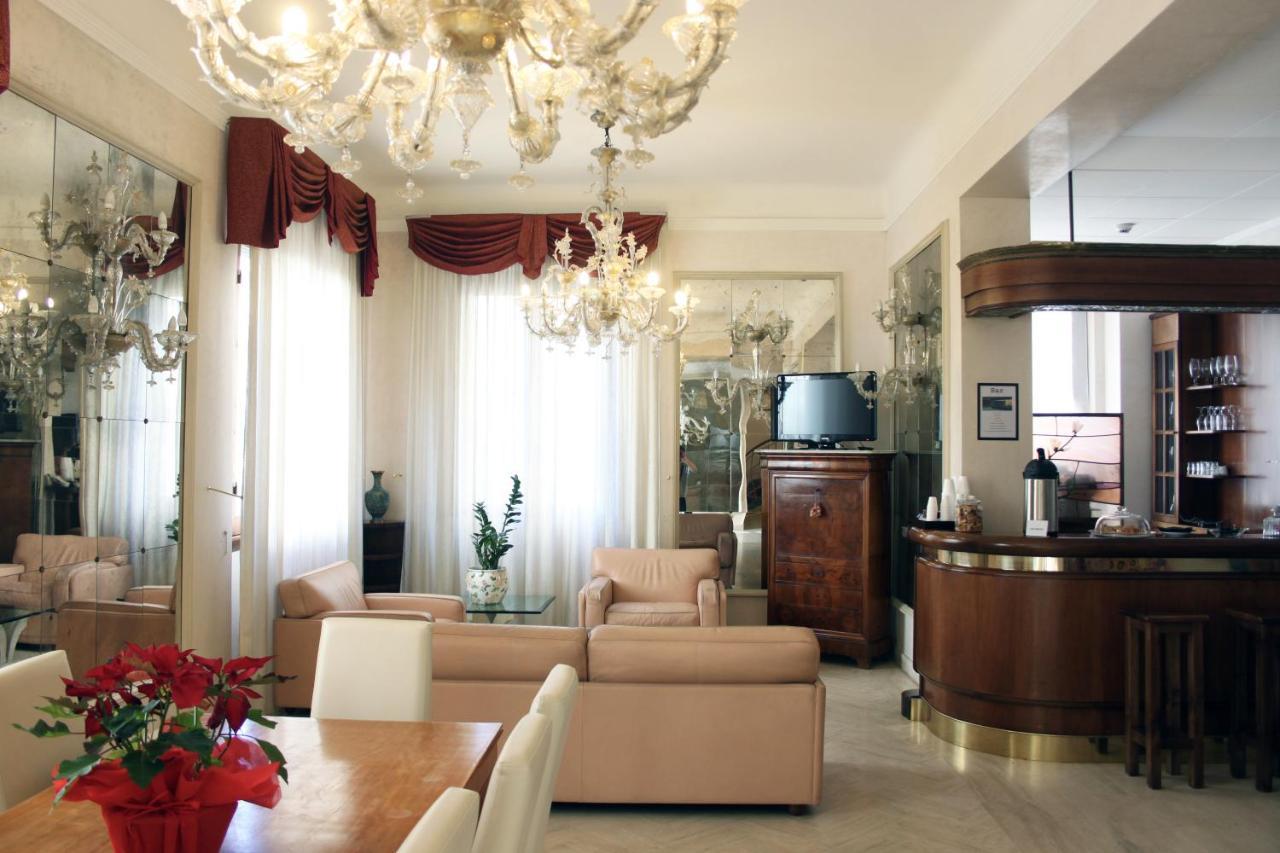 C-Hotels De Rose Palace Firenze Bagian luar foto