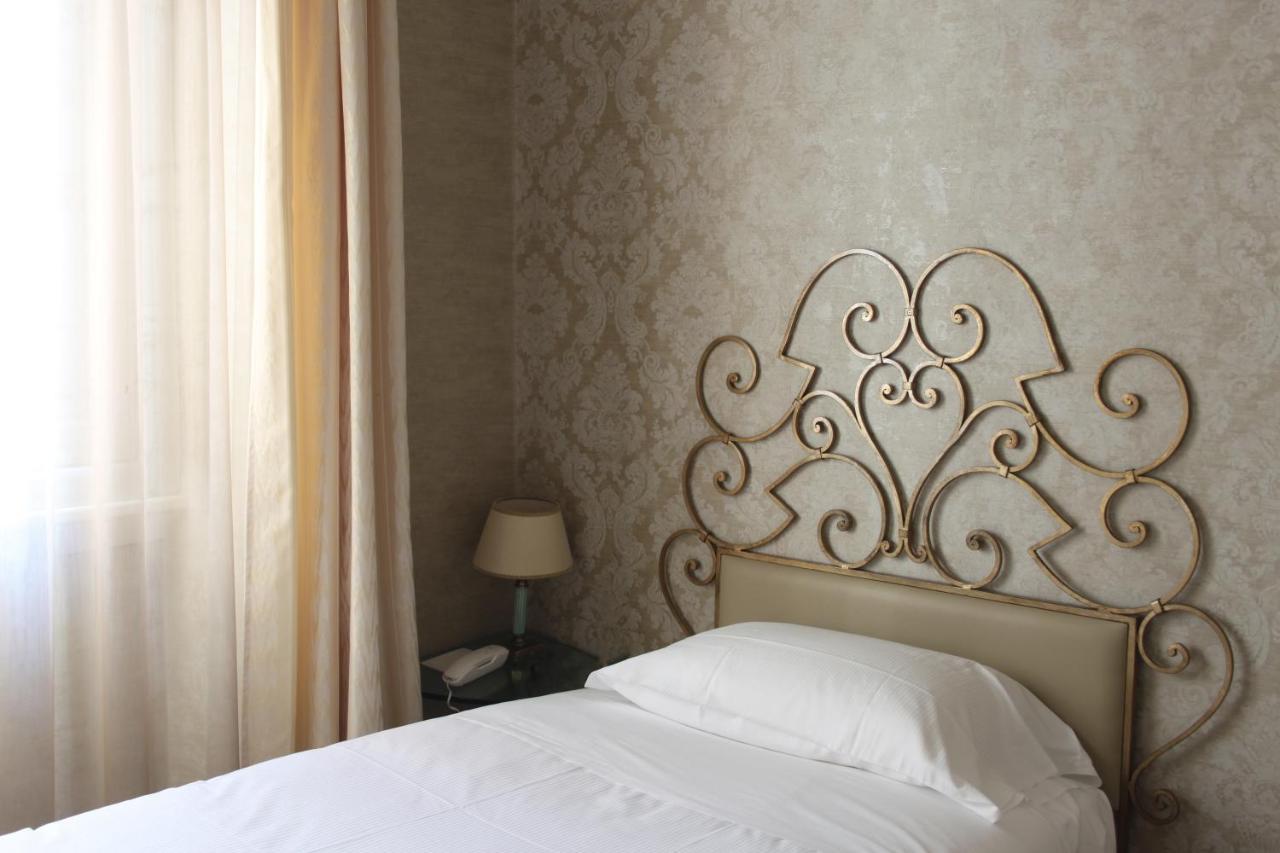 C-Hotels De Rose Palace Firenze Ruang foto