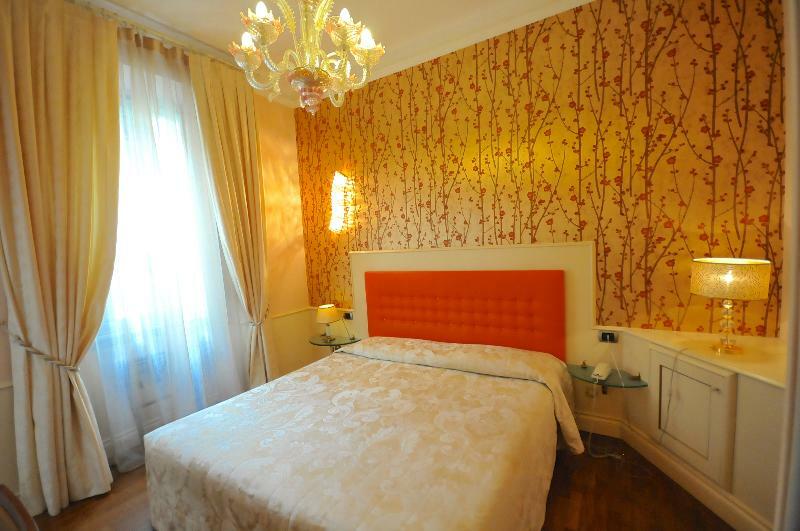 C-Hotels De Rose Palace Firenze Bagian luar foto
