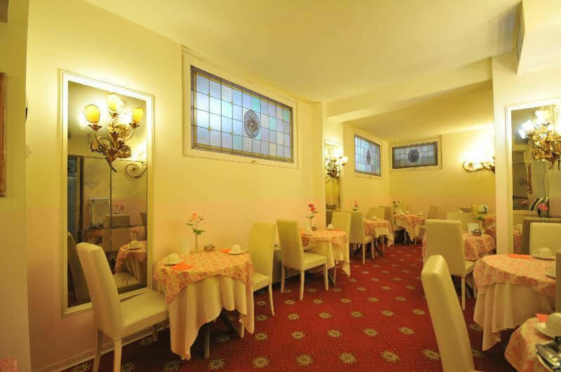 C-Hotels De Rose Palace Firenze Bagian luar foto