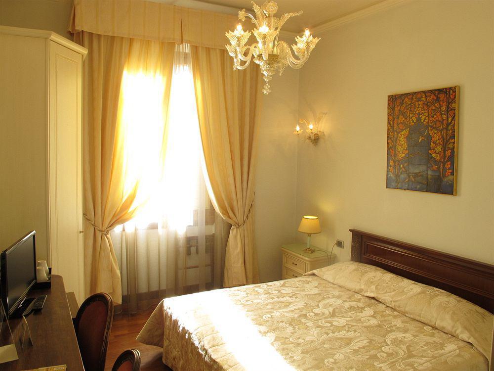 C-Hotels De Rose Palace Firenze Bagian luar foto